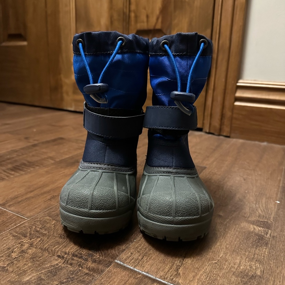 Columbia little kid snow boots. Size 10T